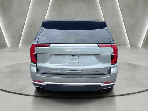 Used 2025 GMC Yukon XL Denali AWD/4WD image 6