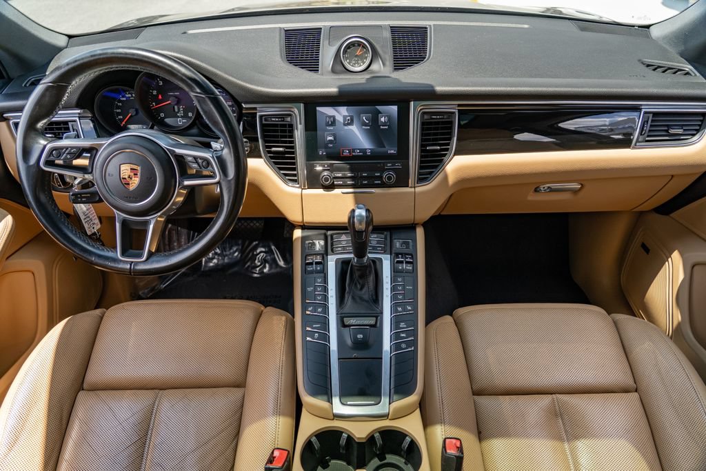 Used 2018 Porsche Macan AWD/4WD image 21