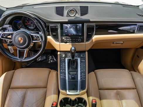 Used 2018 Porsche Macan AWD/4WD image 21