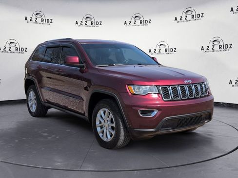 Used 2021 Jeep Grand Cherokee Laredo image 1