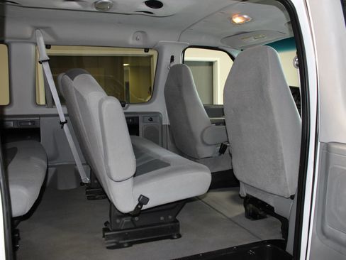Used 2008 Ford E-350 and Econoline 350 XL RWD image 25