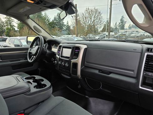 Used 2017 RAM 1500 Classic SLT image 10