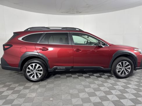 Used 2025 Subaru Outback Premium image 3