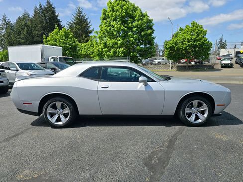 Used 2020 Dodge Challenger SXT RWD image 6