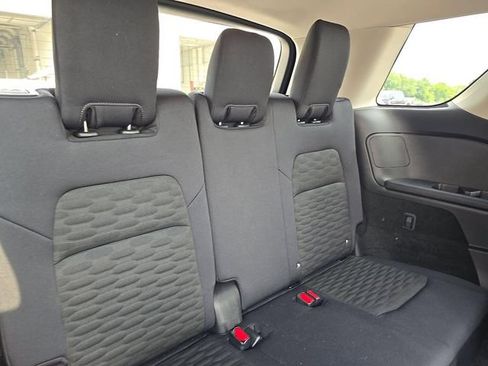 Certified 2025 Nissan Pathfinder SV w/ SV Premium Package FWD image 3