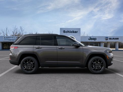 New 2025 Jeep Grand Cherokee Limited image 47