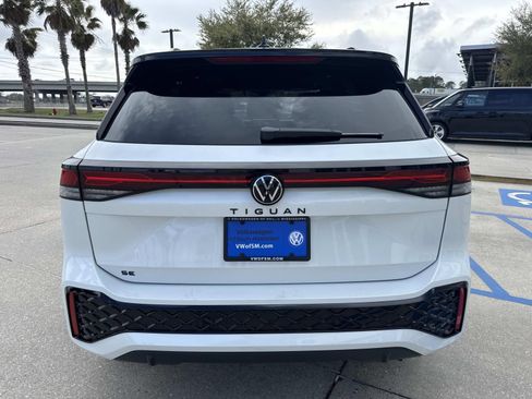 New 2026 Volkswagen Tiguan SE R-Line FWD image 5