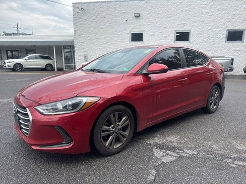 Used 2018 Hyundai Elantra Value Edition FWD image 3
