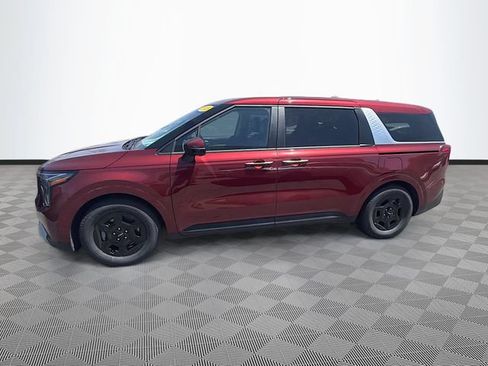 Used 2025 Kia Carnival FWD image 4