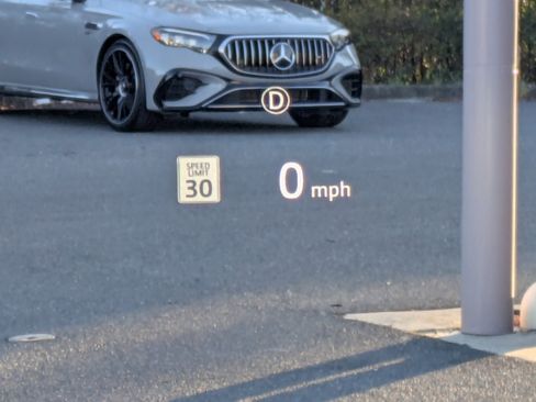 Used 2025 Land Rover Range Rover SV image 28