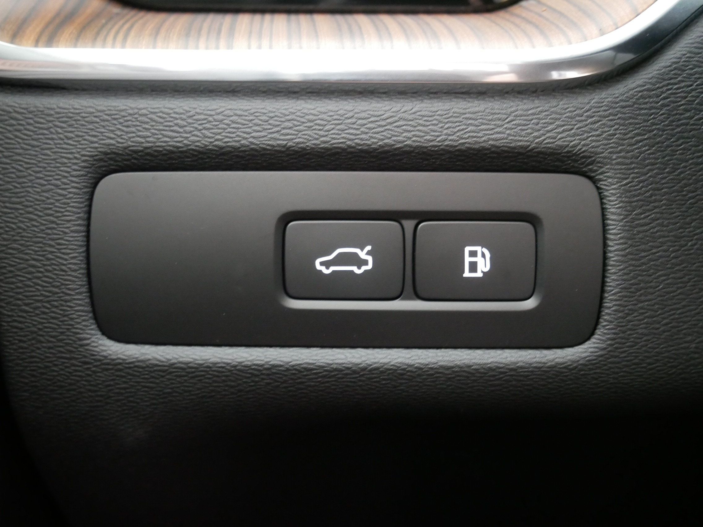 Used 2024 Volvo XC60 T8 Ultimate AWD/4WD image 28