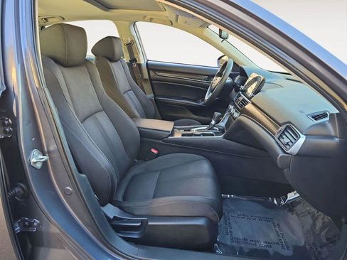 Used 2018 Honda Accord EX image 9