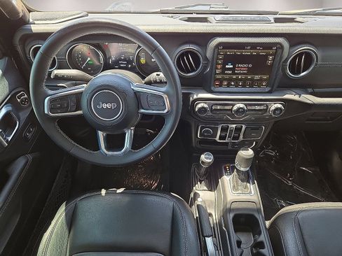 Used 2023 Jeep Wrangler Unlimited Sahara AWD/4WD image 18