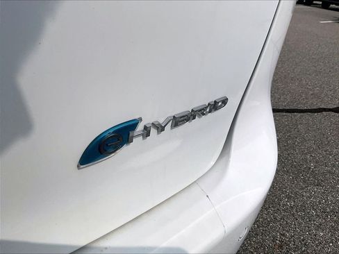 Used 2022 Chrysler Pacifica Limited FWD image 28