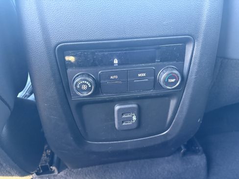 Used 2024 Buick Enclave Essence w/ Technology Package image 15