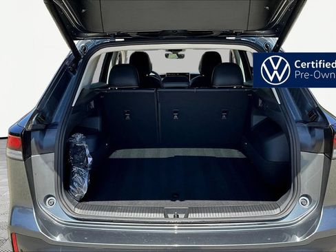 Used 2025 Volkswagen Tiguan SE FWD image 27