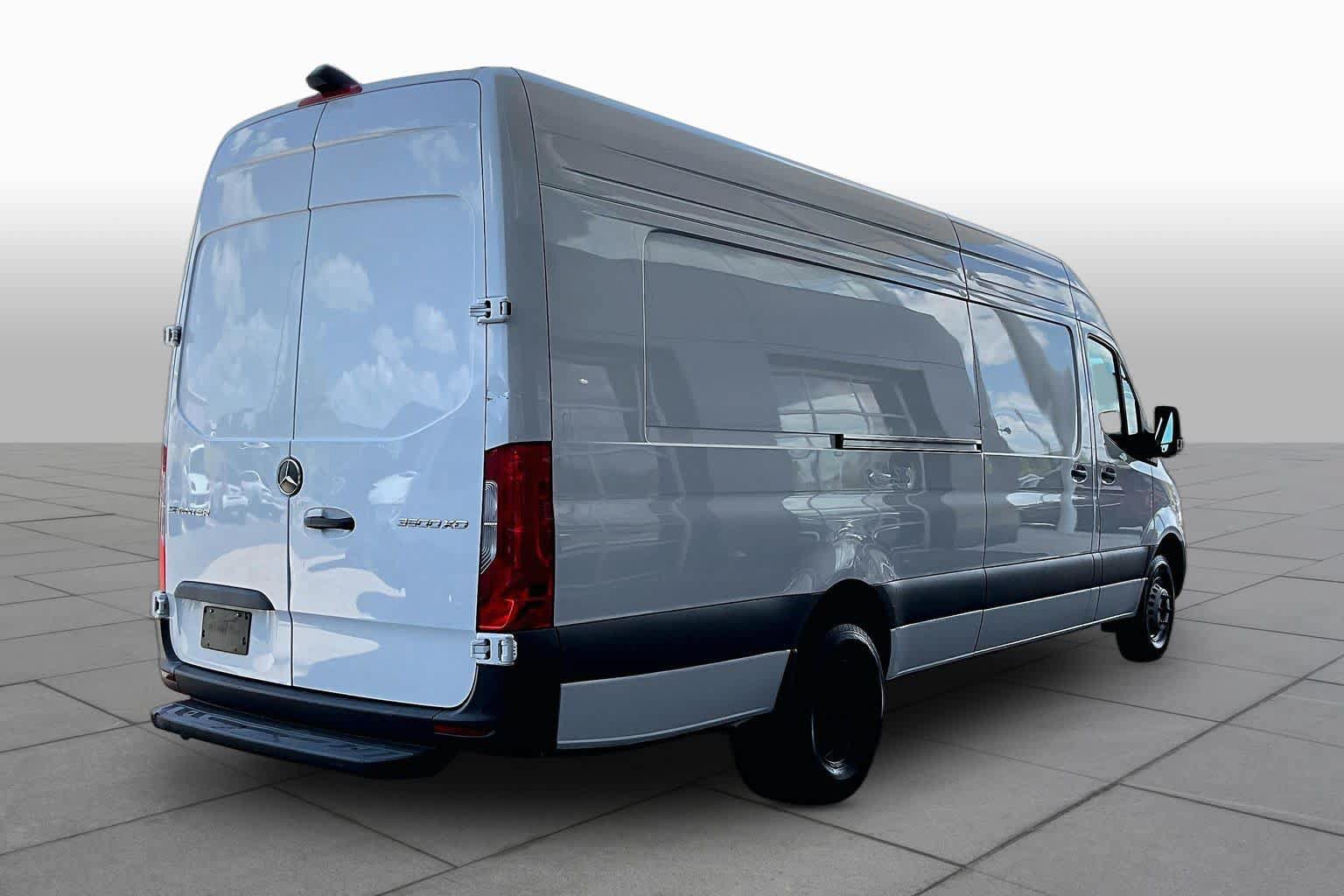 Used 2024 Mercedes-Benz Sprinter 3500 image 13