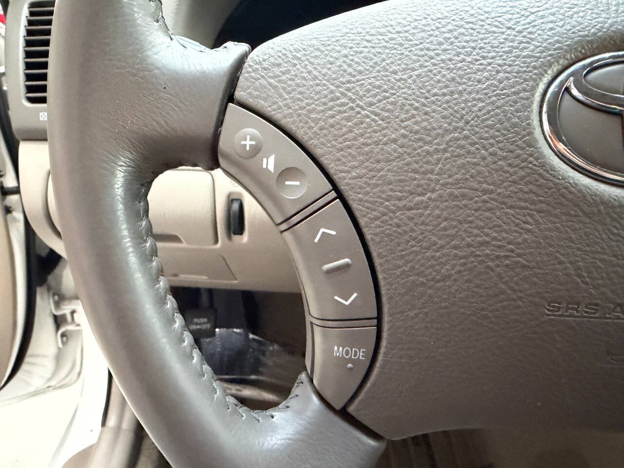 Used 2005 Toyota Camry XLE FWD image 23