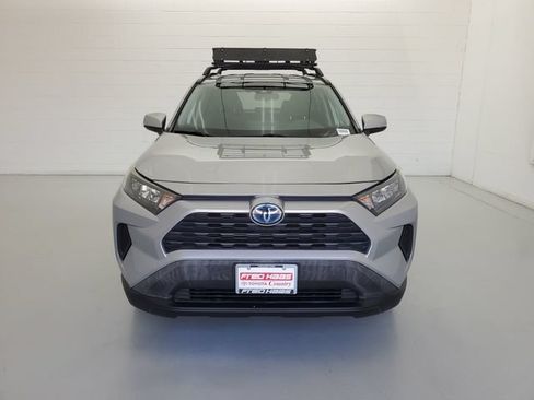 Used 2019 Toyota RAV4 LE w/ Carpet Mat Package AWD/4WD image 3