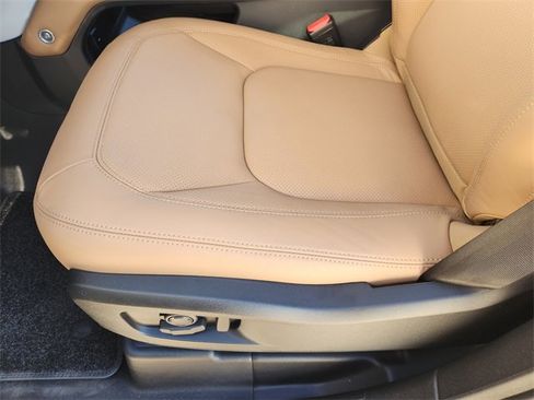 New 2026 Land Rover Defender 110 S image 17