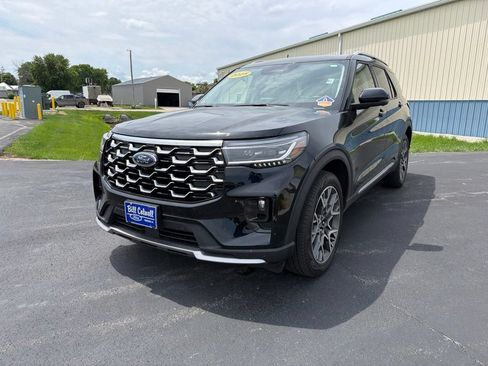 Used 2025 Ford Explorer Platinum w/ Ultimate Package AWD/4WD image 8