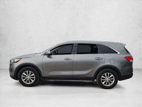 Used 2016 Kia Sorento LX w/ LX Convenience Package image 3