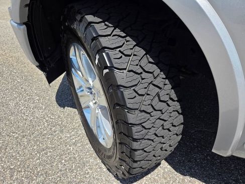 Used 2019 Ford F150 Platinum w/ Equipment Group 701A Luxury AWD/4WD image 31