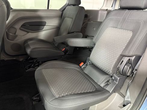 Used 2020 Ford Transit Connect XLT image 11