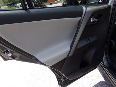 Used 2016 Toyota RAV4 XLE FWD image 36