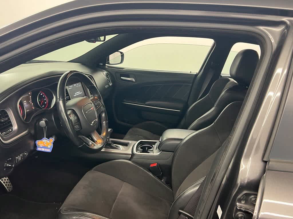 Used 2022 Dodge Charger R/T w/ Plus Group RWD image 9