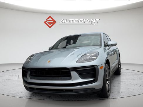 Used 2022 Porsche Macan AWD/4WD image 4