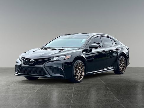 Used 2023 Toyota Camry SE FWD image 3