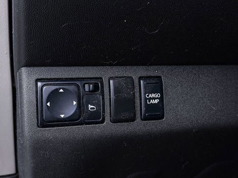 Used 2019 Nissan Frontier SV image 13