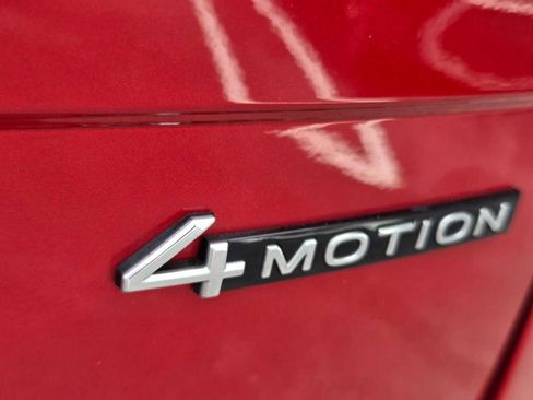 Used 2024 Volkswagen Tiguan SEL R-Line image 16