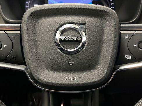 Used 2023 Volvo XC40 B5 Plus w/ Driver Assist Package AWD/4WD image 16