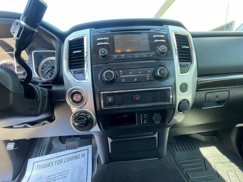 Used 2017 Nissan Titan S AWD/4WD image 14
