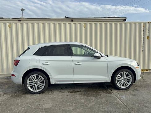Used 2019 Audi Q5 2.0T Premium Plus w/ Premium Plus Package AWD/4WD image 2