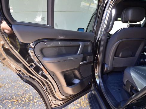 Used 2025 Land Rover Defender 130 V8 AWD/4WD image 57