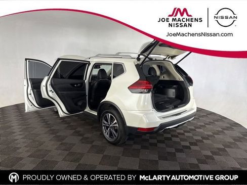 Used 2017 Nissan Rogue SL image 16