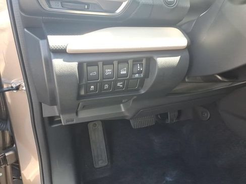 Used 2022 Subaru Forester Limited AWD/4WD image 17