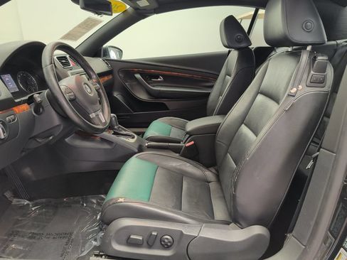 Used 2012 Volkswagen Eos Lux w/ Tech Pkg FWD image 10