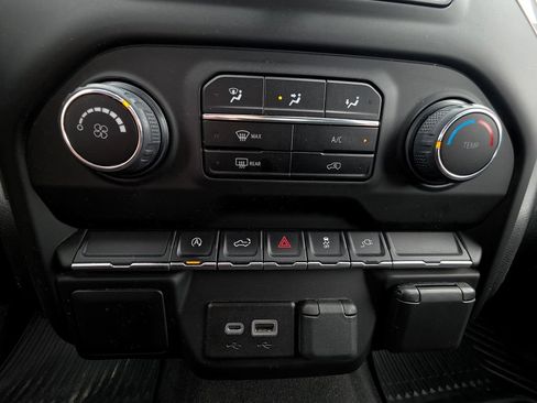 Used 2022 Chevrolet Silverado 1500 Custom AWD/4WD image 27