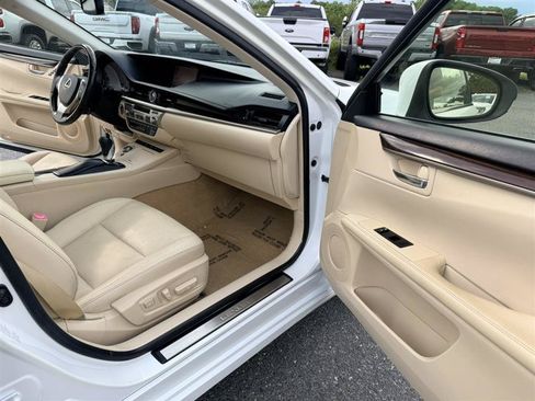 Used 2013 Lexus ES 350 w/ Luxury Pkg FWD image 10