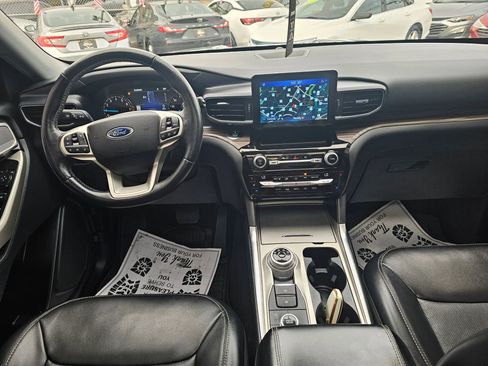 Used 2021 Ford Explorer Limited w/ Equipment Group 301A image 14