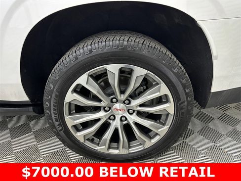 Used 2021 GMC Yukon XL Denali w/ Denali Premium Package image 24