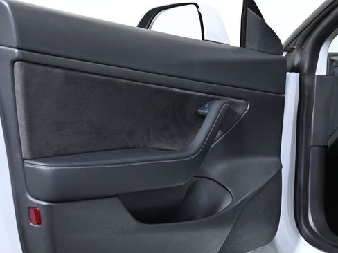 Used 2021 Tesla Model 3 Standard Range Plus image 27