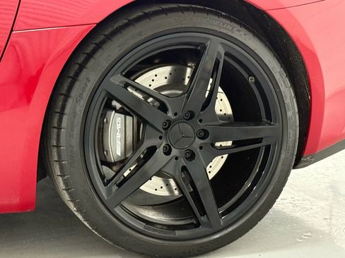 Used 2019 Mercedes-Benz AMG GT Roadster w/ Lane Tracking Package image 40