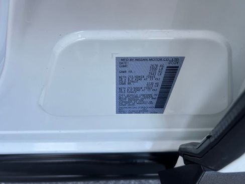 Used 2024 Nissan Pathfinder SV image 29