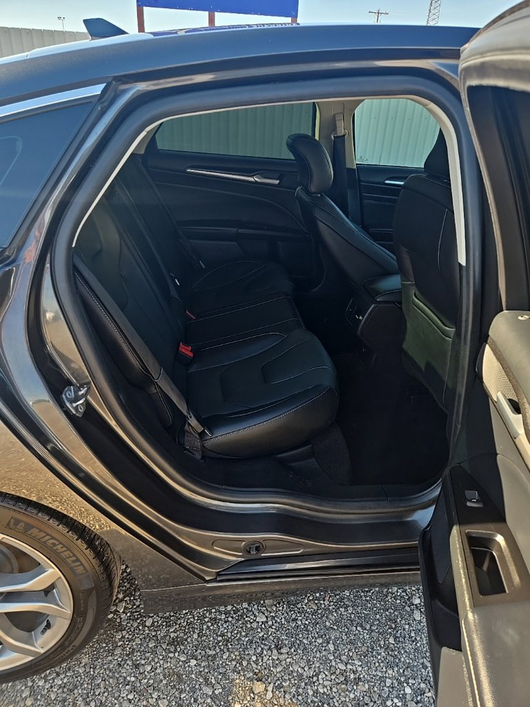 Used 2019 Ford Fusion Titanium FWD image 17