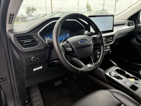 Used 2025 Ford Escape Platinum AWD/4WD image 19